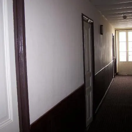 فندق De La Poste Et Europe لا بوربول