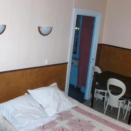 De La Poste Et Europe فندق